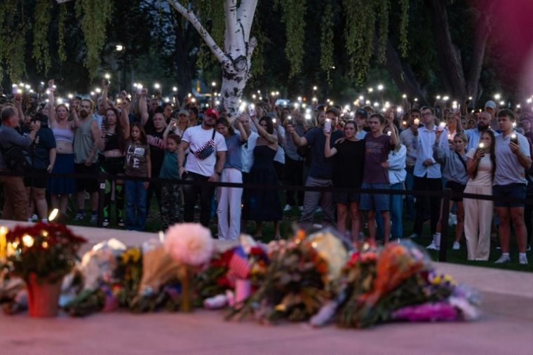 Hommage à Charlie Kirk à Orem, dans l'Utah, le 11 septembre 2025 ( AFP / Melissa MAJCHRZAK )