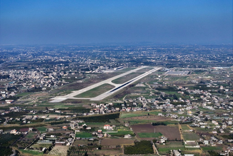 La base aérienne de Hmeimi, en Syrie, le 29 juin 2025. ( AFP / OMAR HAJ KADOUR )