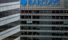 BARCLAYS BAT LES ESTIMATIONS AU T3, SON DG SE DIT PRÊT À RESTER