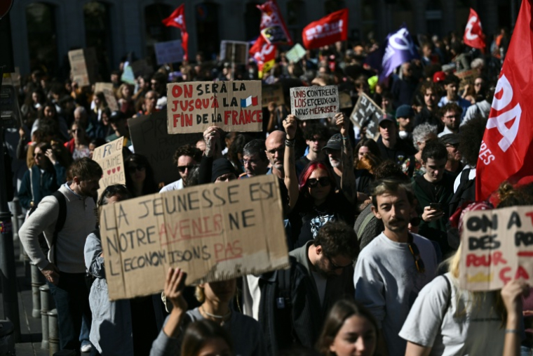 Manifestation lycéenne à Bordeaux, le 8 octobre 2026 ( AFP / Christophe ARCHAMBAULT )