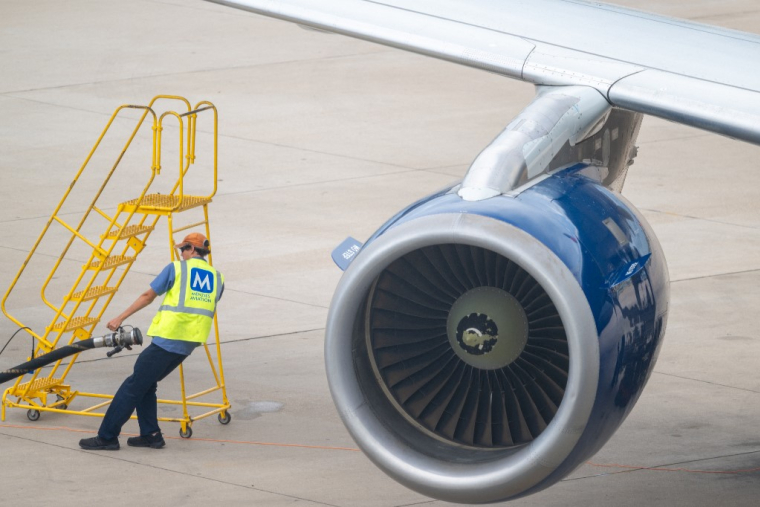 Un réapprovisionnement en carburant à l'aéroport d'Austin, au Texas, en avril 2026 (illustration) ( GETTY IMAGES NORTH AMERICA / BRANDON BELL )