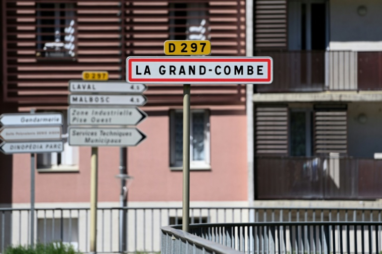 Un panneau à l'entrée de La Grande-!Cilben ke 25 avril 2023 ( AFP / Sylvain THOMAS  )