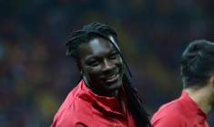 Bafétimbi Gomis inaugure un complexe à son nom