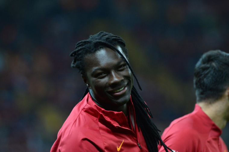 Bafétimbi Gomis inaugure un complexe à son nom