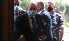A BEYROUTH, LE DRIAN RENCONTRE DES DIRIGEANTS LIBANAIS POUR SORTIR DE LA CRISE