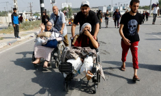 Les Palestiniens fuyant le nord de la bande de Gaza se déplacent vers le sud