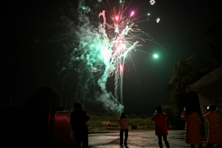 Un feu d'artifice à Liuyang, dans la province du Hunan, le 21 janvier 2026 en Chine ( AFP / Adek BERRY )
