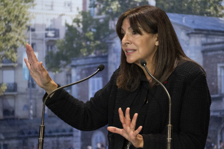 Anne Hidalgo, à Paris, le 15 janvier 2025 ( AFP / MARTIN LELIEVRE )