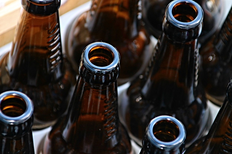 Les Français ont moins consommé de bières que l'été dernier à cause du prix qui ont fortement augmenté et une météo pluvieuse, selon des données relevées entre le 17 et le 23 juillet. (illustration) (MANFREDRICHTER / PIXABAY)