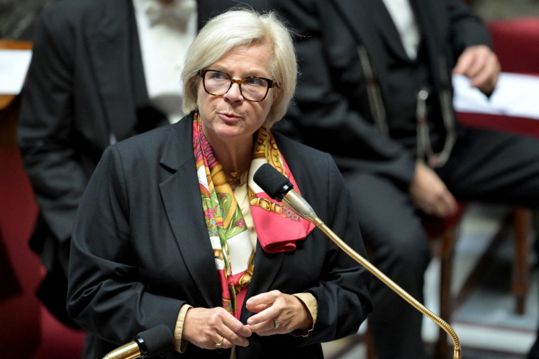Catherine Vautrin, ministre des Partenariats territoriaux et de la Décentralisation lors d'une séance de questions au gouvernement à l'Assemblée nationale. Paris le 16 octobre 2024 ( AFP / BERTRAND GUAY )