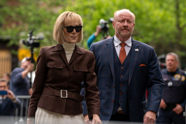 E. Jean Carroll à New York, aux États-Unis