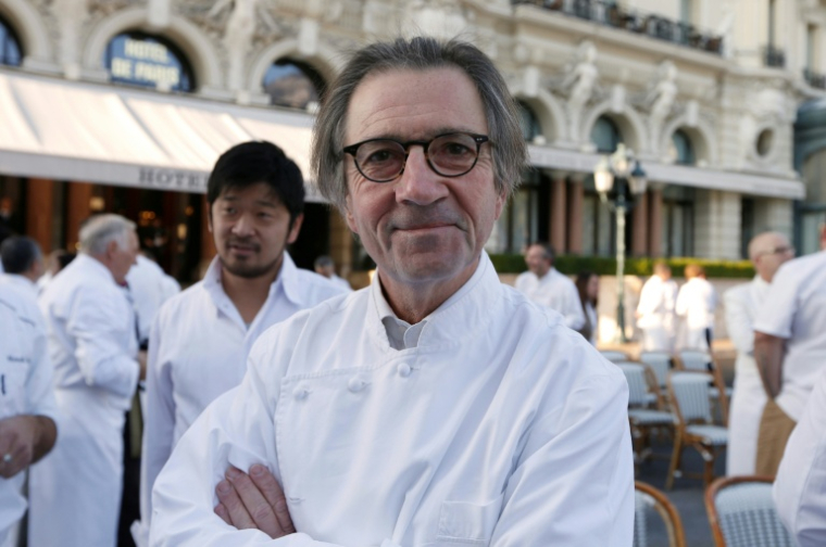 Le chef français Olivier Roellinger pose, le 17 novembre 2012, à Monaco ( AFP / VALERY HACHE )