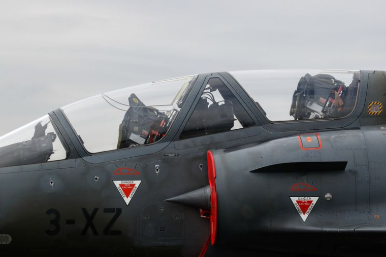 CRASH D'UN MIRAGE 2000 DE L'ARMÉE FRANÇAISE AU MALI, LES PILOTES SAUFS