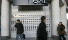 GRANDE-BRETAGNE/HABILLEMENT: NEXT RELÈVE SES PRÉVISIONS ANNUELLES