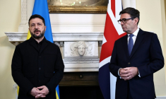 Le président ukrainien Volodymyr Zelensky, à gauche, et le Premier ministre britannique Andy Burnham à Londres le 14 octobre 2026 ( POOL / Henry NICHOLLS )