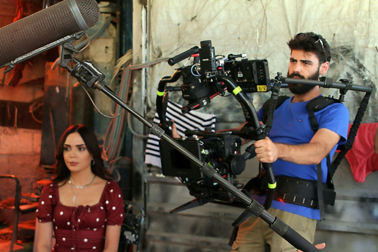 L'actrice syrienne Lina Diab pendant le tournage de la série télévisée "La famille du roi", à Damas le 30 août 2025. Photo distribuée par le réalisateur Mohammad Abdel Aziz ( MOHAMMED ABDELAZIZ  /  )