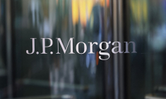JP Morgan compte par ailleurs investir jusqu'à dix milliards de dollars de ses propres fonds (illustration) ( GETTY IMAGES NORTH AMERICA / MICHAEL M. SANTIAGO )