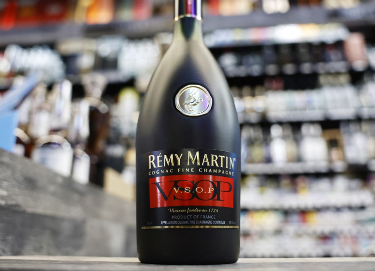 ( GETTY IMAGES NORTH AMERICA / MARIO TAMA )