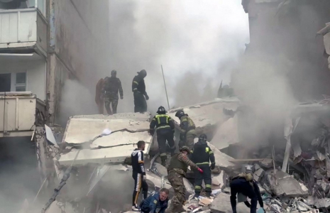 Capture d'écran d'une vidéo publiée sur Telegram montrant des opérations de secours après une frappe ukrainienne à Belgorod, en Russie, le 12 mai 2024. ( Telegram / @vvgladkov / HANDOUT )