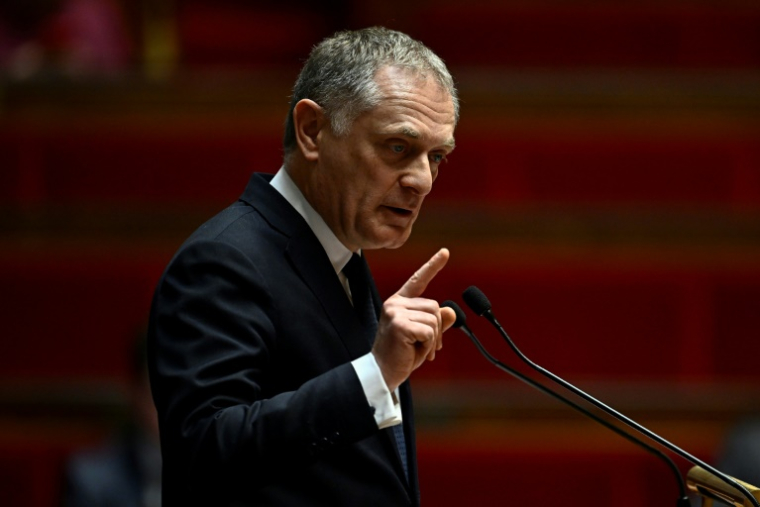 Le député LR Philippe Juvin s'exprime lors d'un débat à l'Assemblée nationale, à Paris, le 5 février 2025 ( AFP / JULIEN DE ROSA )