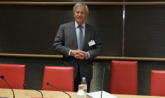 Vincent Bolloré à Paris, le 24 mars 2026. ( AFP / THOMAS SAMSON )