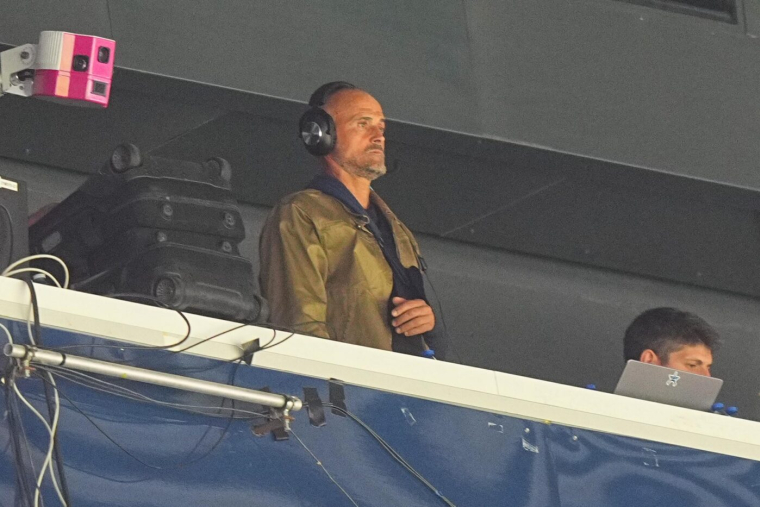 Une tribune sur-mesure pour Luis Enrique au Parc des Princes