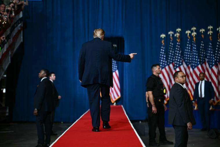 Le président Donald Trump lors de son meeting à Park City, dans le Kansas, le 19 octobre 2026 ( AFP / Kent NISHIMURA )