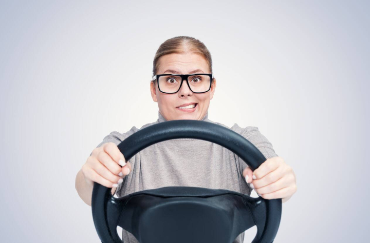 Prêter sa voiture à un proche : qui paie en cas d’accident ? / iStock.com - HomePixel
