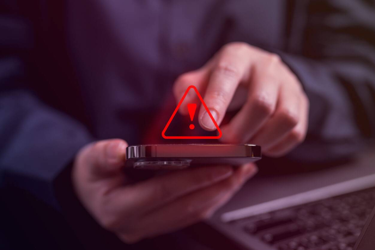 Internet et réseaux sociaux : les arnaques au livret d’épargne / iStock.com - Ton Photograph