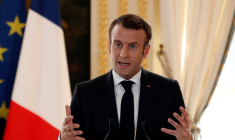 LA VISITE DE HOLLANDE À MOSSOUL N'ENGAGE EN RIEN PARIS, DIT MACRON