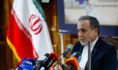 Le ministre iranien des Affaires étrangères Abbas Araqchi lors d'une conférence de presse à l'ambassade d'Iran à New Delhi