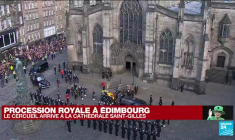 Procession royale à Edimbourg : le cercueil d'Elizabeth II arrive à la cathédrale Saint-Gilles
