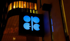 Le logo de l'OPEP est visible au siège de l'OPEP à Vienne