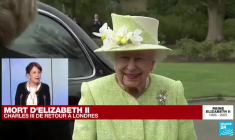 Décès d'Elizabeth II : l'essence monarchique de la reine, "entre divin et quotidien"