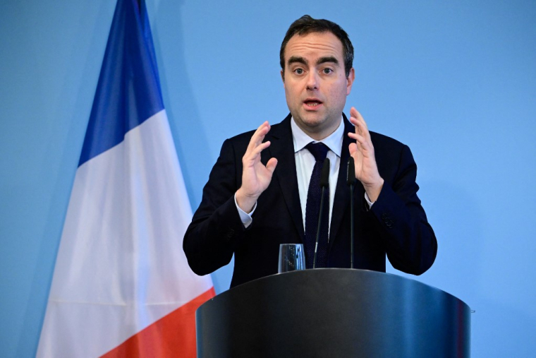 Sébastien Lecornu à Berlin, en Allemagne, le 22 mars 2024. ( AFP / TOBIAS SCHWARZ )