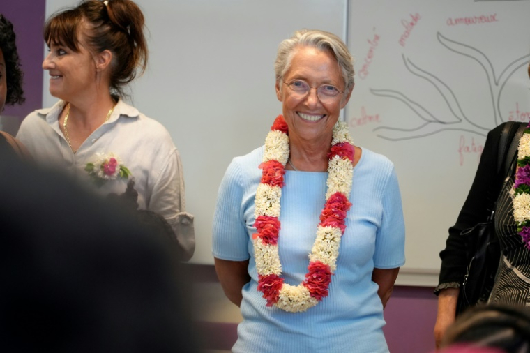 La ministre de l'Education nationale Elisabeth Borne lors d'une visite à Mayotte, le 18 août 2025 ( AFP / Marine GACHET )