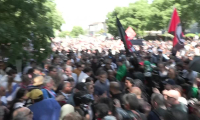 1er-Mai: des tensions dans le cortège parisien entre des black blocs et le PS