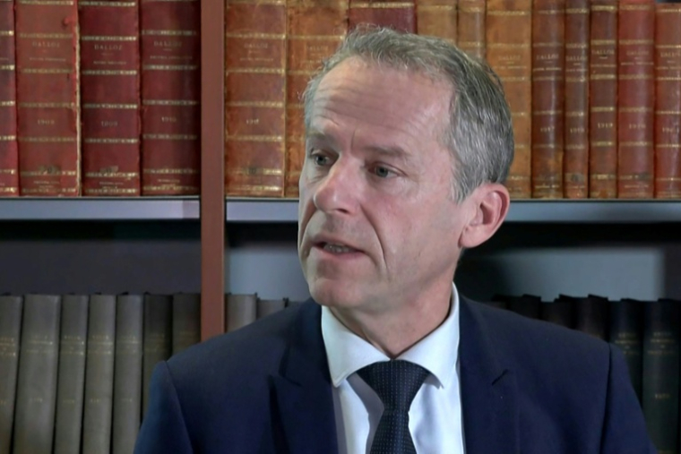 Capture vidéo montrant le procureur de la République de Grenoble, Etienne Manteaux, lors d'une conférence de presse le 10 février 2026 à Grenoble ( AFPTV / Timothée PIRON )