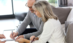 Le notaire est tenu d'informer et d'éclairer les parties sur la portée et les effets de l'acte auquel il prête son concours (Crédit photo : 123RF)