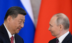 Xi Jinping et Vladimir Poutine, le 8 mai 2025, à Moscou ( AFP / KIRILL KUDRYAVTSEV )