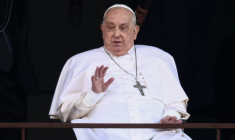 Première apparition publique du pape François depuis cinq semaines, le jour de sa sortie de l'hôpital Gemelli, à Rome