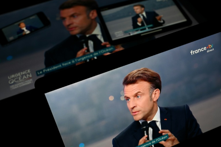 Le président Emmanuel Macron lors de l'émission télévisée "Urgence océan: un sommet pour tout changer"sur France 2, en marge de la conférence Unoc3, le 10 juin 2025 à Nice ( AFP / SEBASTIEN BOZON )