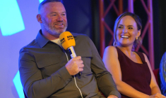 Wayne Rooney ne valide pas le comportement d'Alexander Isak