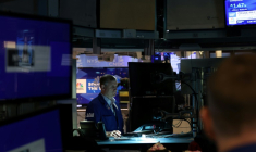 Un opérateur à la Bourse de New York le 27 mai 2025 ( AFP / TIMOTHY A. CLARY )