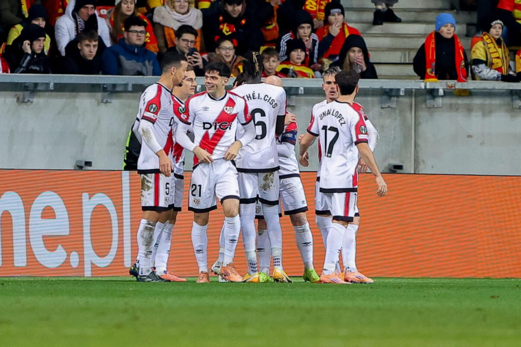 Malgré la délocalisation de la rencontre, le Rayo Vallecano surprend l'Atlético et sort de la zone de relégation