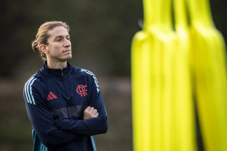 Filipe Luís sur un banc en Europe, ce n'est pas pour tout de suite