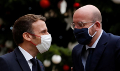 LE PRÉSIDENT DU CONSEIL EUROPÉEN S'ISOLE PAR PRÉCAUTION APRÈS AVOIR RENCONTRÉ MACRON À PARIS