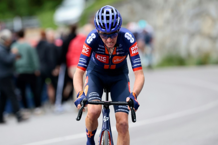 Le Français Romain Bardet à l'arrivée de la 17e étape du Giro à Bormio le 28 mai 2025 en Italie ( AFP / Luca Bettini )