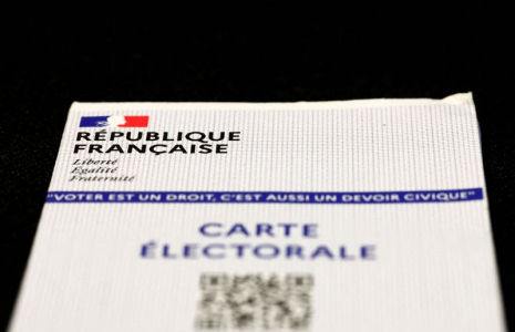 Une carte d'électeur française