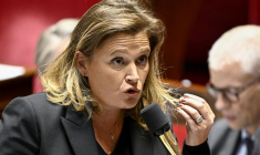 La ministre chargée des Petites et Moyennes Entreprises, du Commerce, de l’Artisanat et du Tourisme Olivia Grégoire, le 17 octobre 2023 à l'Assemblée nationale.  ( AFP / JULIEN DE ROSA )